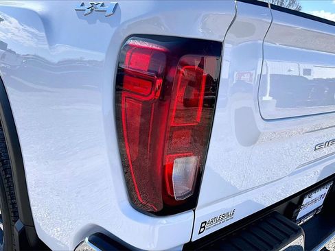 Used 2024 GMC Sierra 2500 SLE w/ SLE Convenience Package image 26