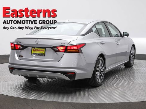 Used 2024 Nissan Altima 2.5 SV image 5