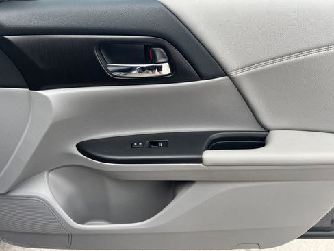 Used 2015 Honda Accord EX image 15
