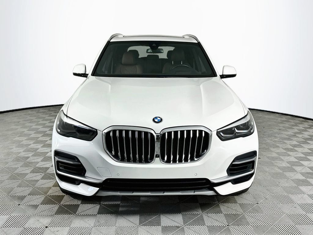 Used 2023 BMW X5 xDrive40i w/ Premium Package AWD/4WD image 2