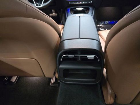 Used 2025 Mercedes-Benz E 350 Sedan image 33