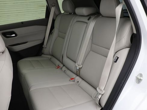 Used 2023 Nissan Rogue SV w/ SV Premium B Package image 12