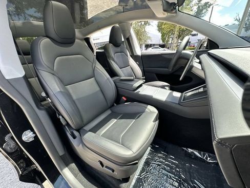 Used 2026 Tesla Model Y 2WD image 26
