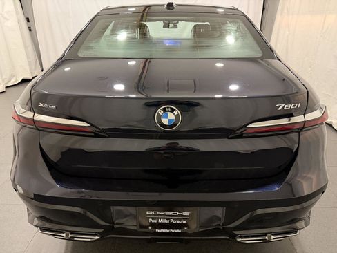 Used 2023 BMW 760i xDrive image 8