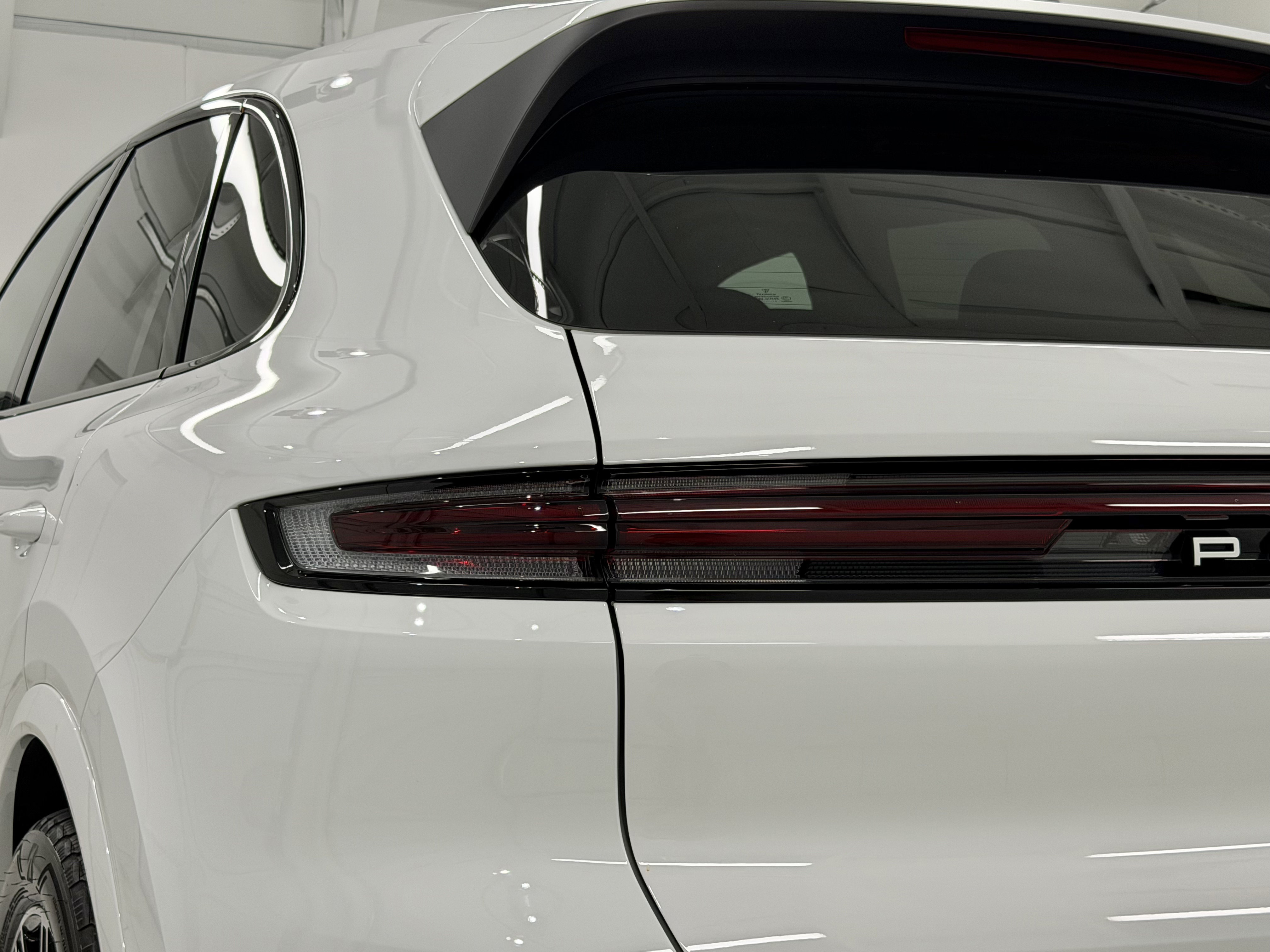Certified 2024 Porsche Cayenne AWD/4WD image 18
