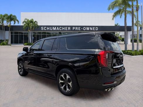 Certified 2025 GMC Yukon XL AT4 Ultimate AWD/4WD image 5