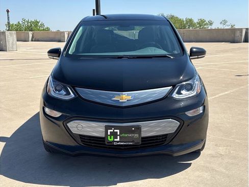 Used 2017 Chevrolet Bolt LT FWD image 2