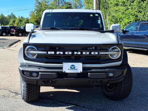 New 2026 Ford Bronco Outer Banks w/ Sasquatch Package AWD/4WD image 3