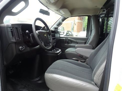 Used 2024 Chevrolet Express 2500 w/ Driver Convenience Package RWD image 11