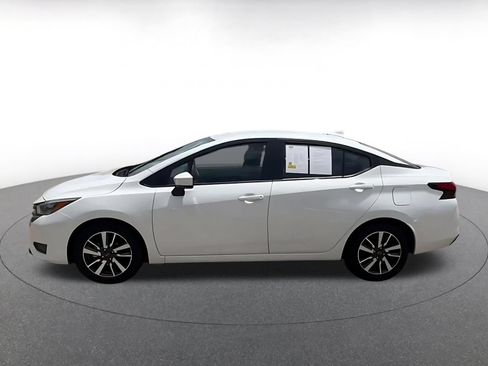Used 2025 Nissan Versa SV FWD image 9