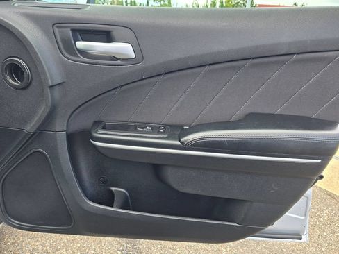 Used 2019 Dodge Charger SXT RWD image 20