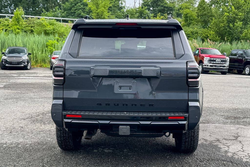 Used 2025 Toyota 4Runner 4WD image 4