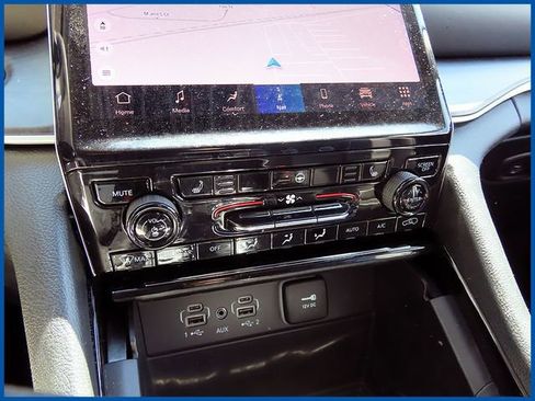 Certified 2023 Jeep Grand Cherokee Limited AWD/4WD image 18