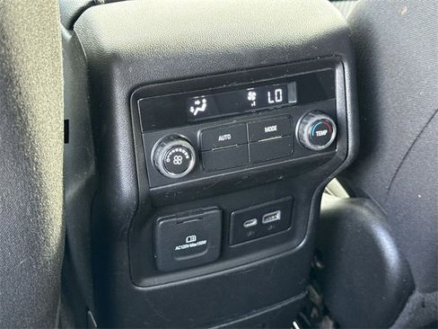 Certified 2023 GMC Acadia SLE w/ Driver Convenience Package image 20