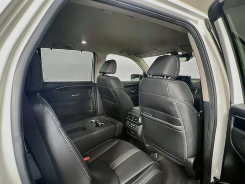 Certified 2025 Honda Pilot EX-L image 8