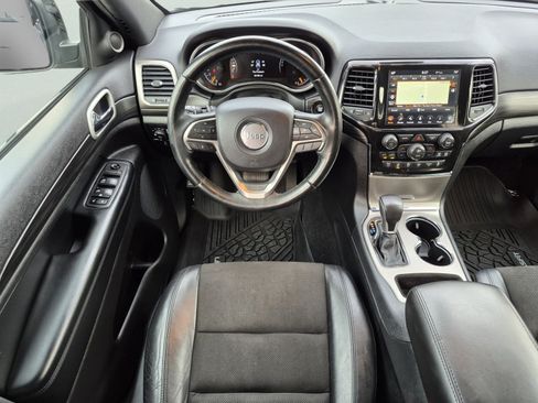 Used 2021 Jeep Grand Cherokee Laredo X AWD/4WD image 14