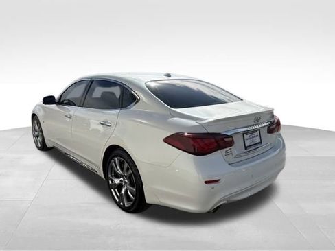 Used 2017 INFINITI Q70 L 3.7 w/ Deluxe Touring Package image 11