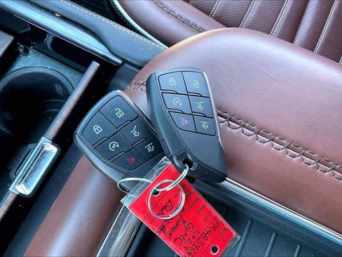 Used 2023 GMC Yukon Denali Ultimate image 15