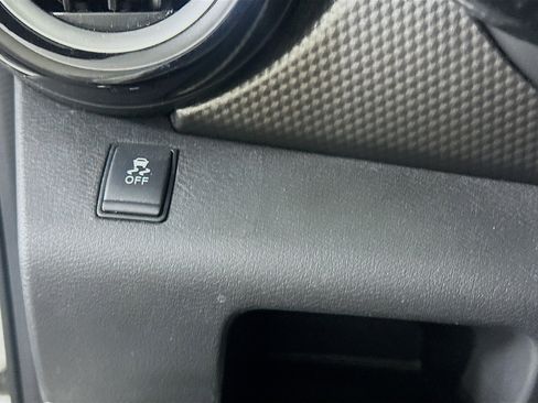 Used 2019 Nissan Kicks SV FWD image 17