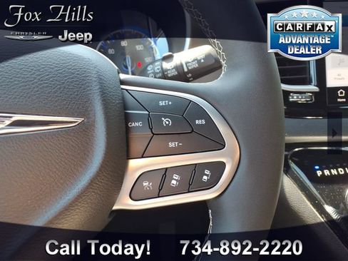 Used 2026 Chrysler Pacifica Select FWD image 19