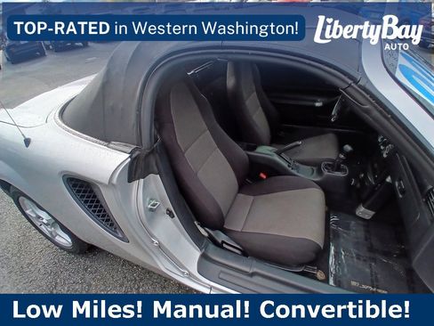 Used 2000 Toyota MR2 image 12