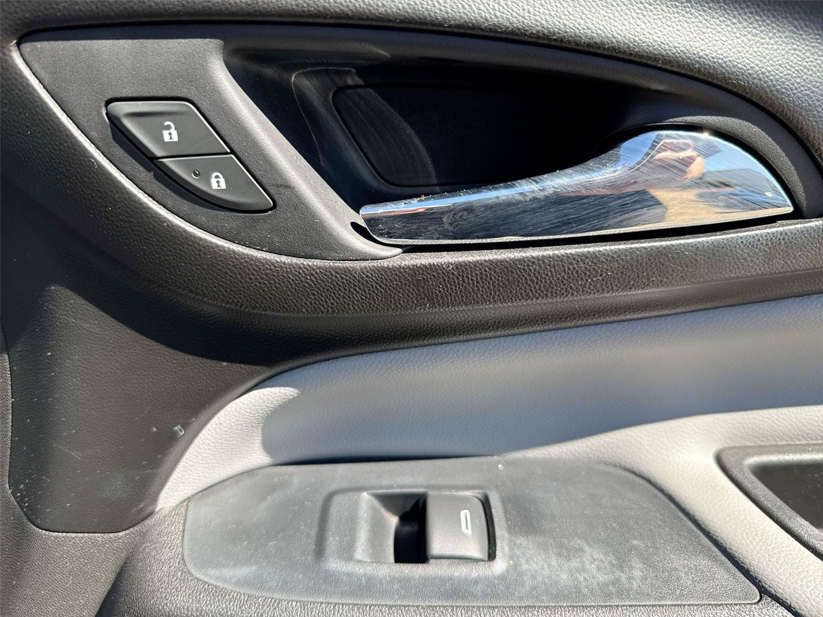 Used 2019 Chevrolet Equinox LS FWD image 17