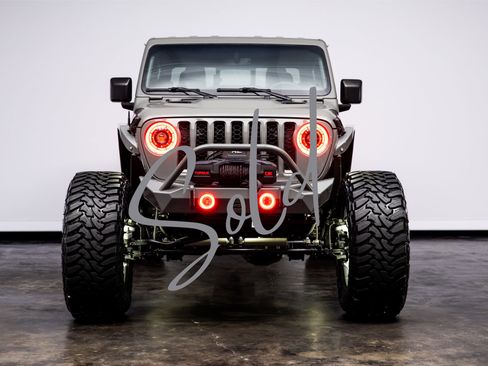 Used 2023 Jeep Gladiator Rubicon w/ Trailer Tow Package image 2