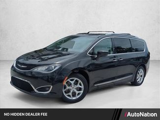 Used 2018 Chrysler Pacifica Touring-L w/ Advanced Safetytec Group FWD video 1