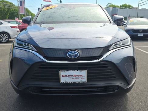 Used 2023 Toyota Venza LE AWD/4WD image 3