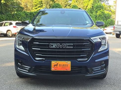 Used 2022 GMC Terrain SLT w/ Elevation Edition FWD image 9