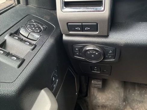 Used 2016 Ford F150 Lariat w/ Equipment Group 502A Luxury AWD/4WD image 16