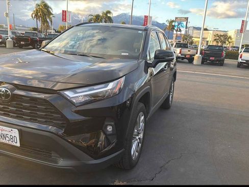 Used 2025 Toyota RAV4 XLE Premium image 1