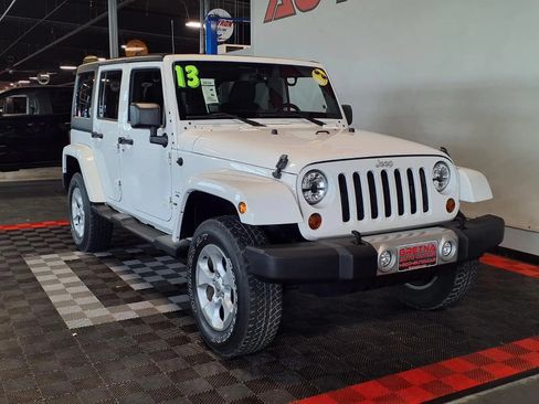 Used 2013 Jeep Wrangler Unlimited Sahara w/ Connectivity Group AWD/4WD image 2