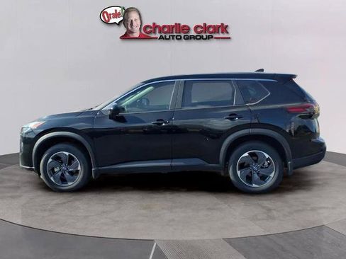 Certified 2026 Nissan Rogue SV FWD image 2