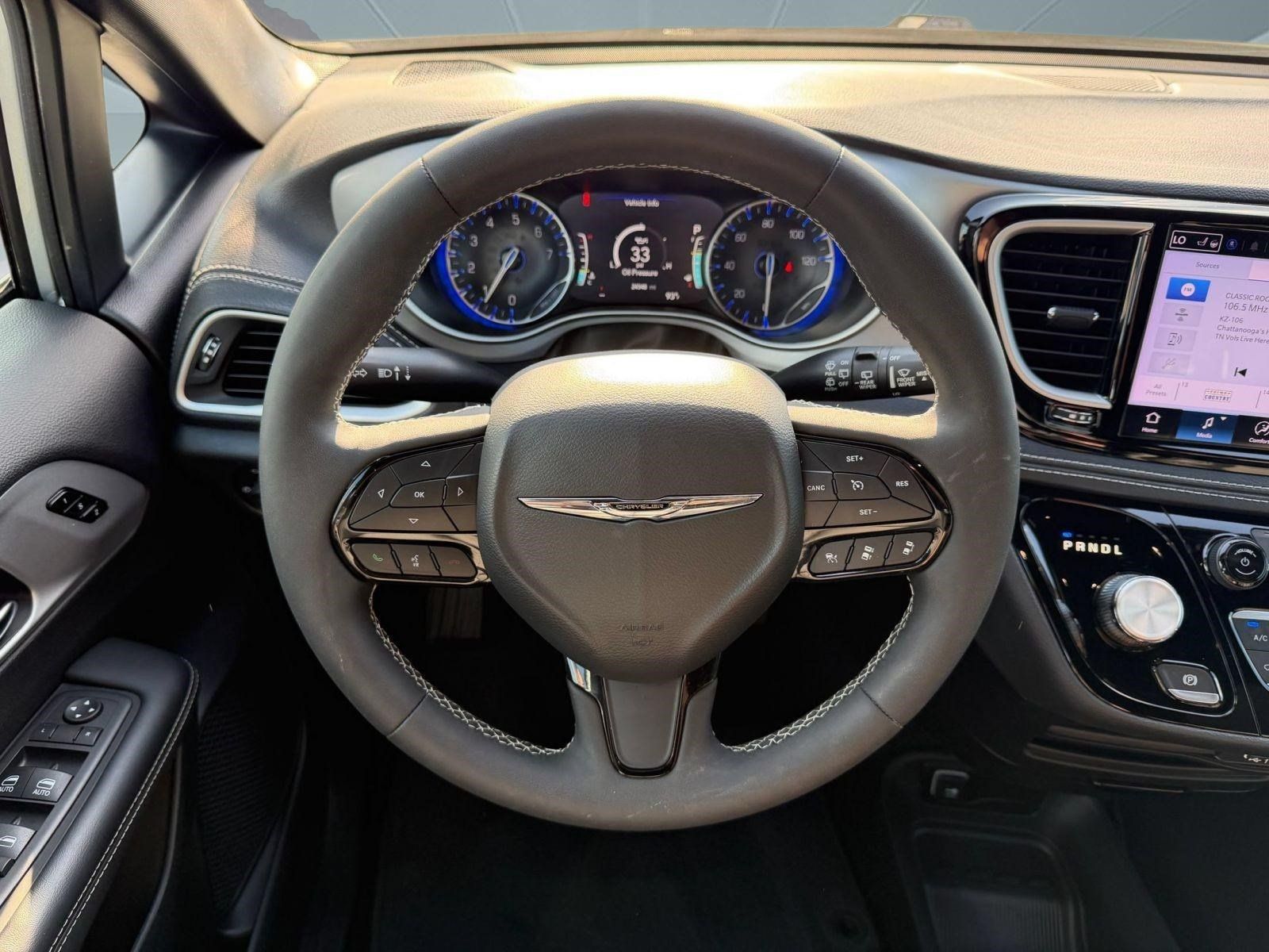Used 2024 Chrysler Pacifica Touring-L w/ S Appearance Package FWD image 32