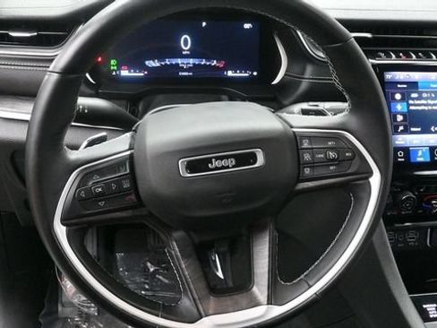 Used 2021 Jeep Grand Cherokee L Limited AWD/4WD image 10