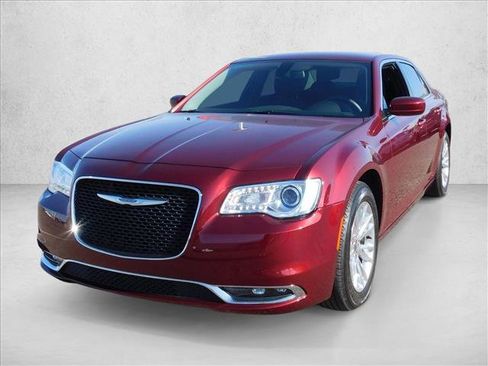 Used 2021 Chrysler 300 Touring w/ Driver Convenience Group RWD image 2