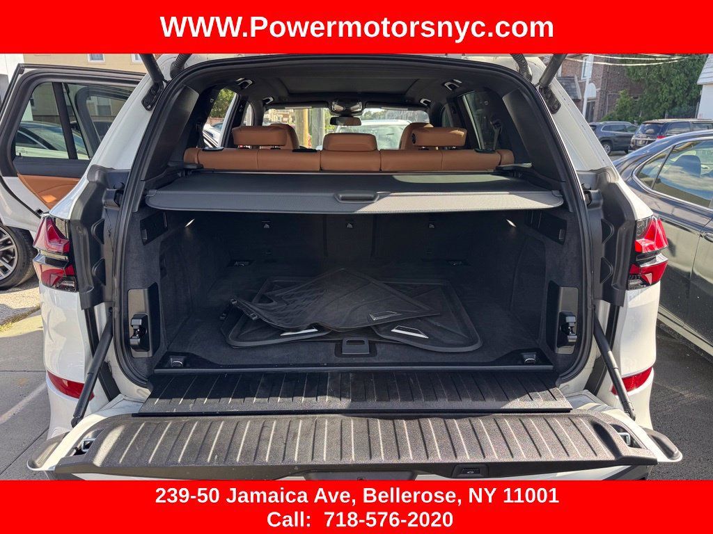 Used 2024 BMW X5 xDrive40i w/ M Sport Package AWD/4WD image 22