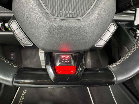 Used 2022 Lamborghini Huracan EVO image 25