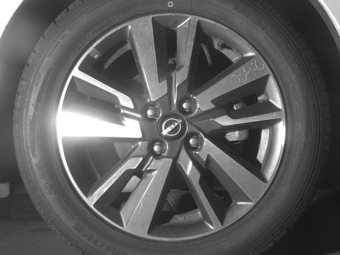 Used 2025 Nissan Versa SV FWD image 13