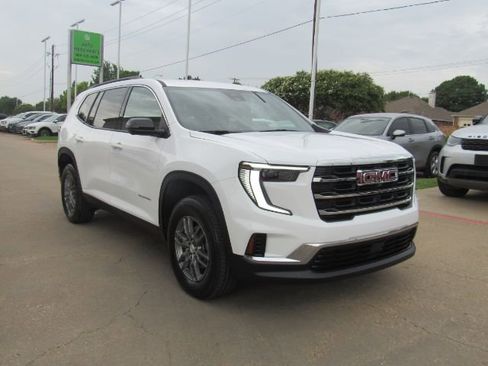 Used 2025 GMC Acadia Elevation image 4