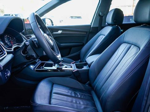 Used 2023 Audi Q5 2.0T Premium w/ Convenience Package image 16