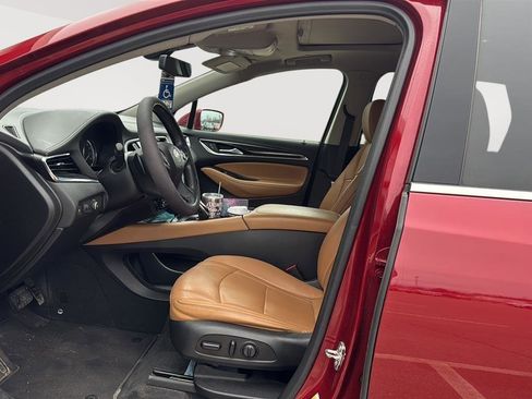 Used 2020 Buick Enclave Essence w/ Sound and Sites Package image 2