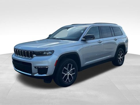 Used 2024 Jeep Grand Cherokee L Limited w/ Luxury Tech Group II AWD/4WD image 2