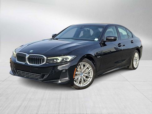 Used 2023 BMW 330e image 1