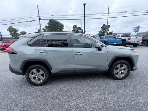 Used 2022 Toyota RAV4 XLE w/ Convenience Package FWD image 4