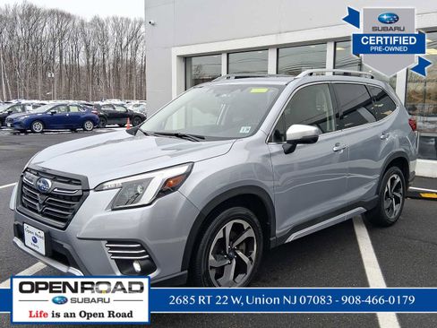 Used 2023 Subaru Forester Touring image 3