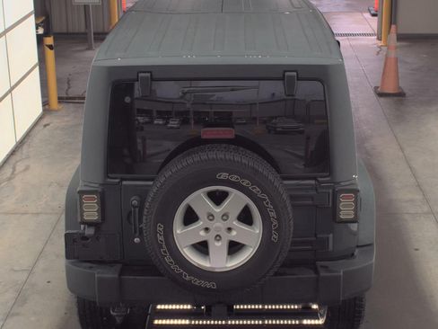 Used 2017 Jeep Wrangler Unlimited Sport w/ Quick Order Package 24S AWD/4WD image 6