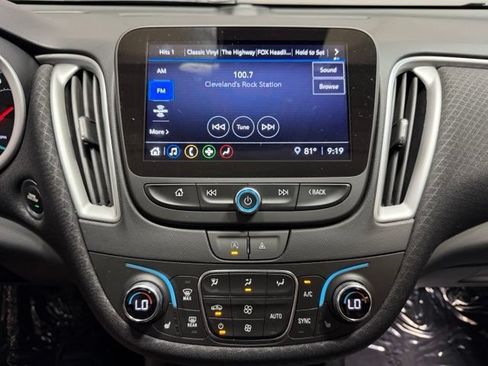 Used 2023 Chevrolet Malibu LT FWD image 34