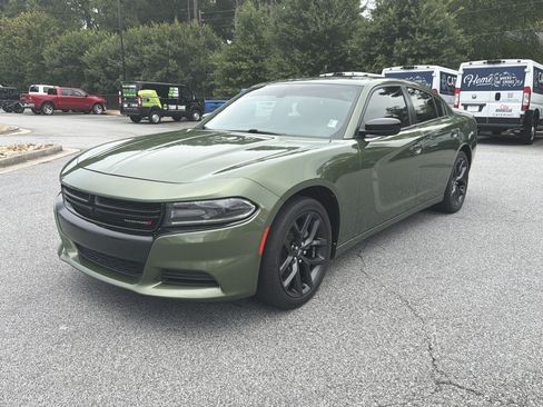 Used 2021 Dodge Charger SXT w/ Plus Group RWD image 3